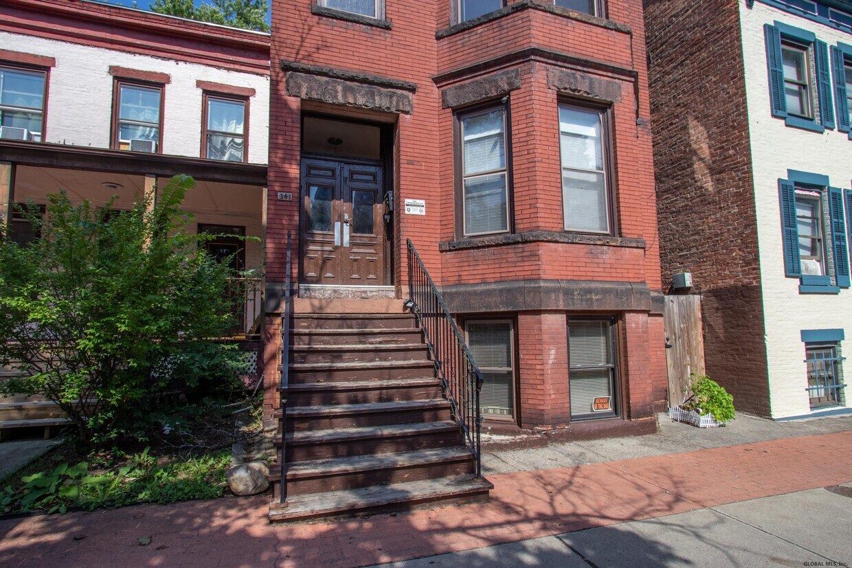 Primary Photo - 341 Madison Ave