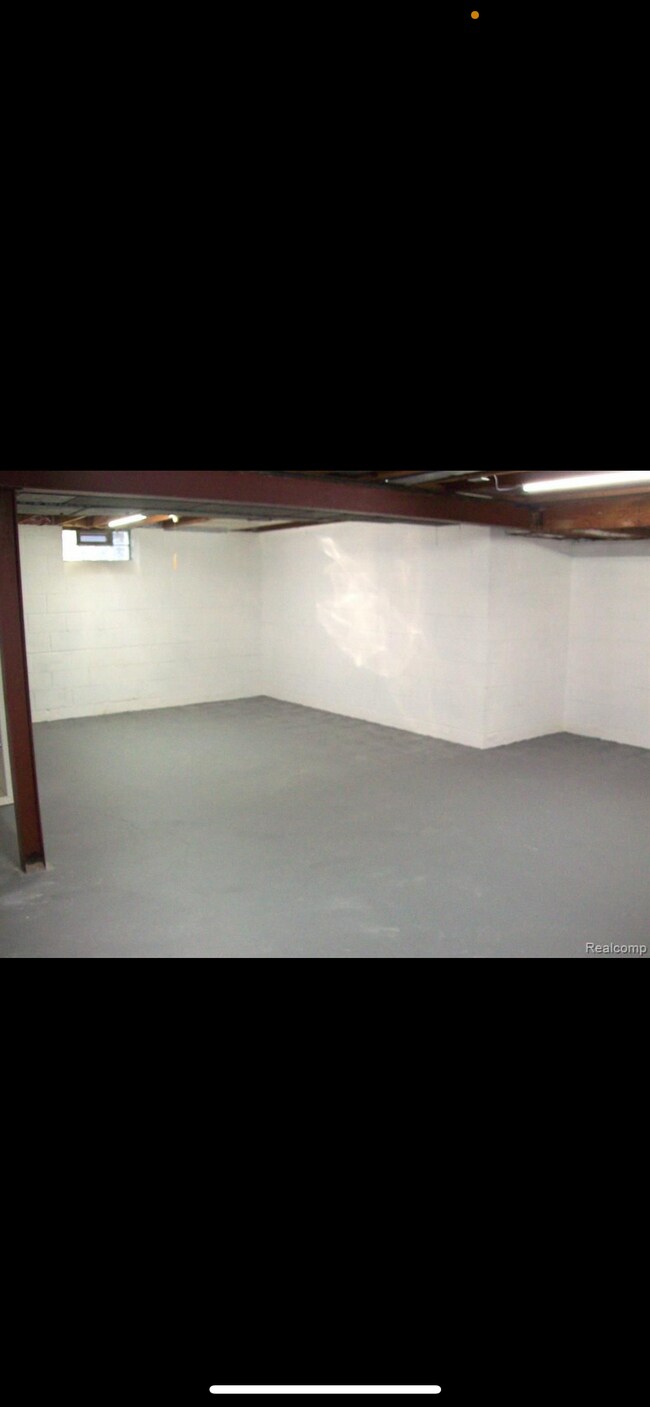 Building Photo - 15787 McLain Ave