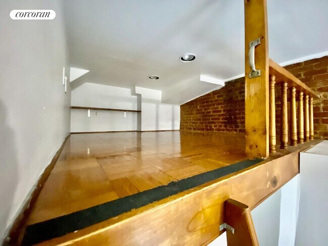 Foto del edificio - 103 W 70th St