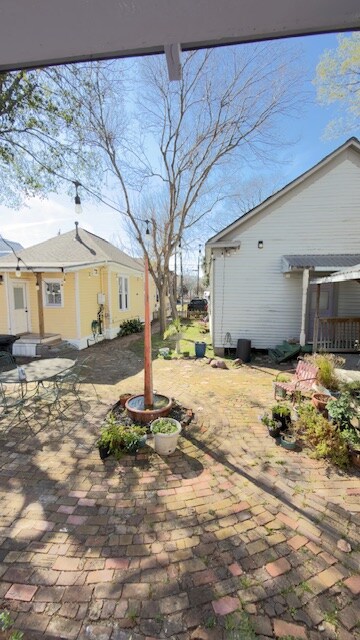 Photo - 900 Sabine St Apartment