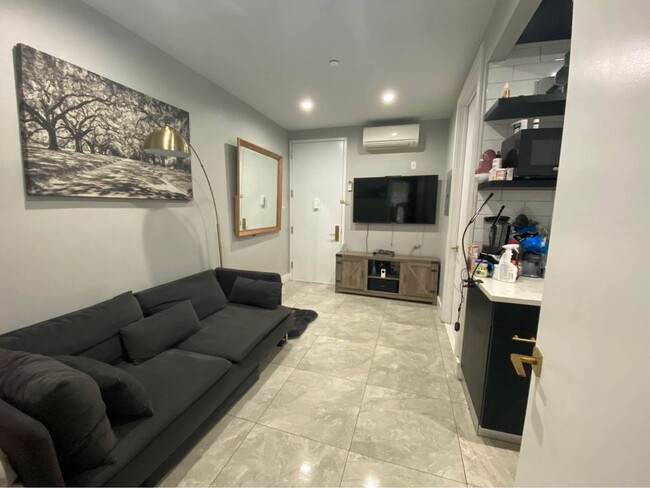 Foto del edificio - 1066 Halsey St