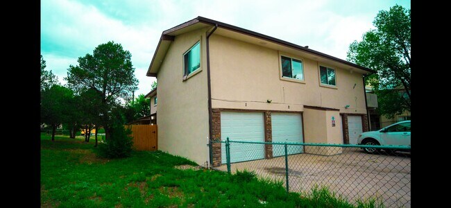 Building Photo - 2584 Astrozon Cir