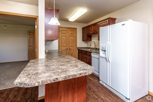 1BR, 1BA - 640 SF - Sun Prairie & Vista Court