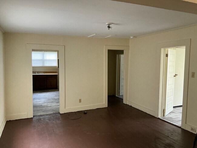 Foto del edificio - 821 Pearlie Bowden Dr