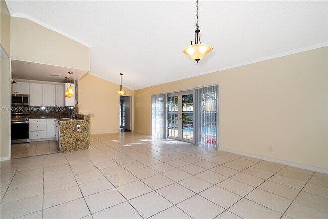 Building Photo - 9239 Southampton Pl