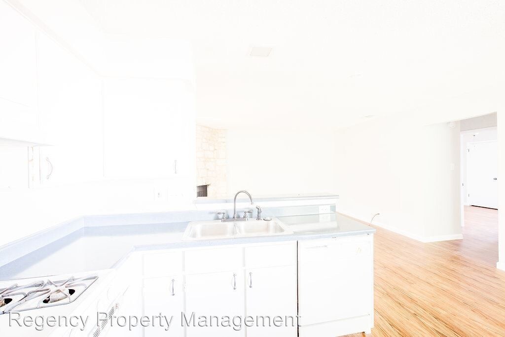 Primary Photo - 2200 Tabor Ct