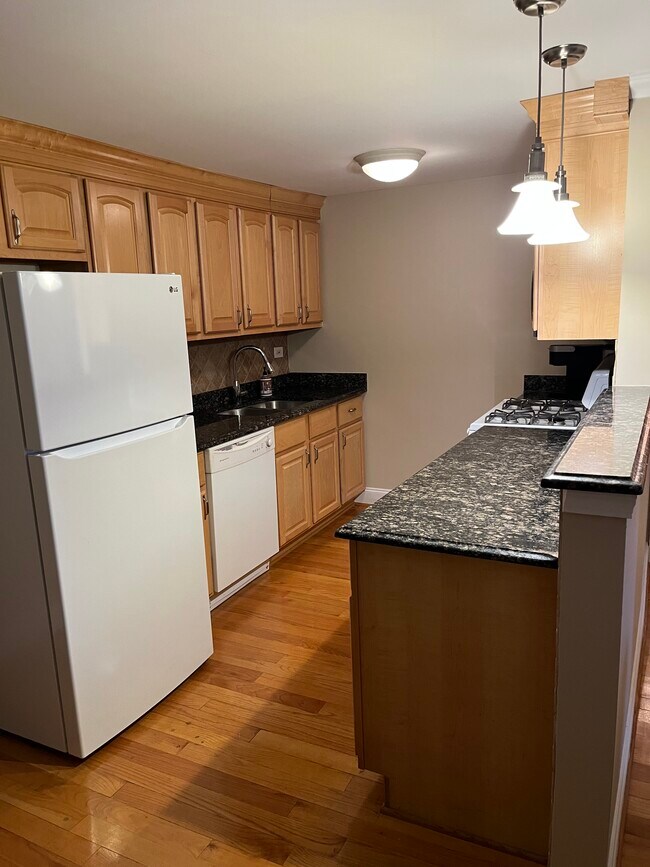 Kitchen with granite countertops - 9635 Brandy Ct