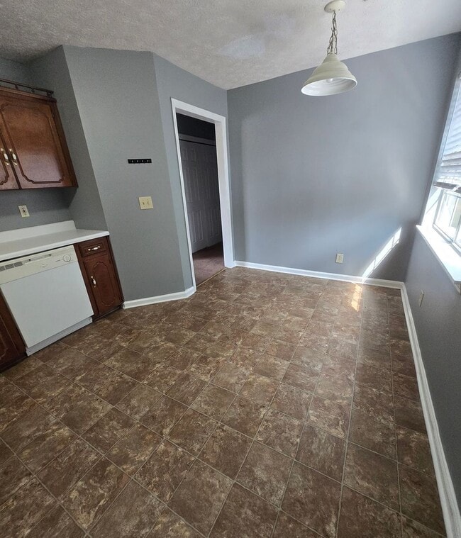 Foto del edificio - 5378 Whisperwood Ct