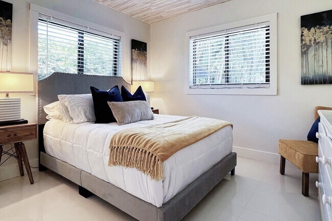 Foto del edificio - 1400 NE 62nd St