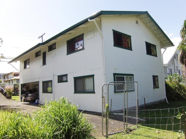 Building Photo - 83 Kapiolani St
