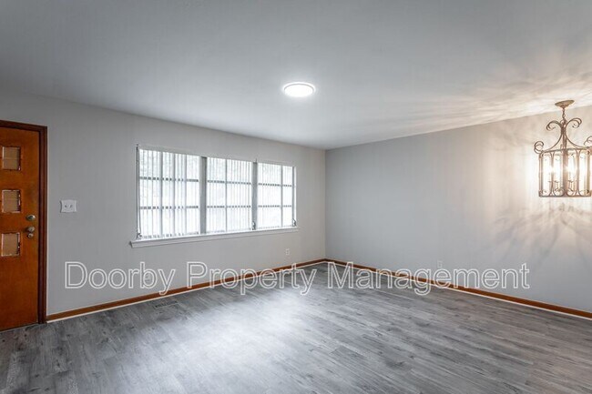 Foto del edificio - 186 Greens Lake Cir