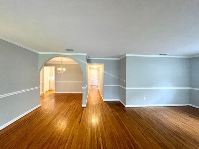 Building Photo - Adorable 3/2 Bungalow in Orwin Manor!