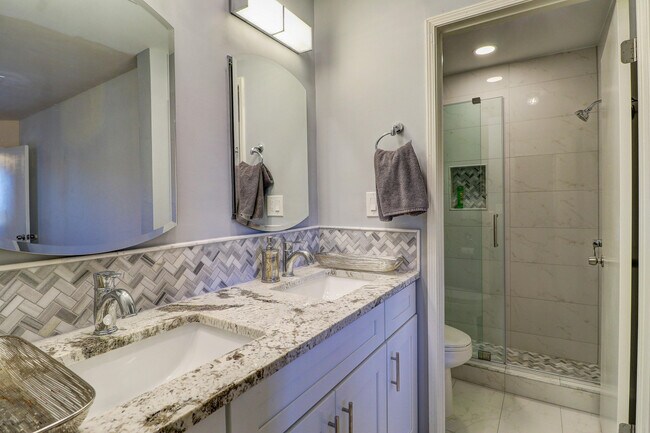 Foto del edificio - 4850 E Desert Cove Ave