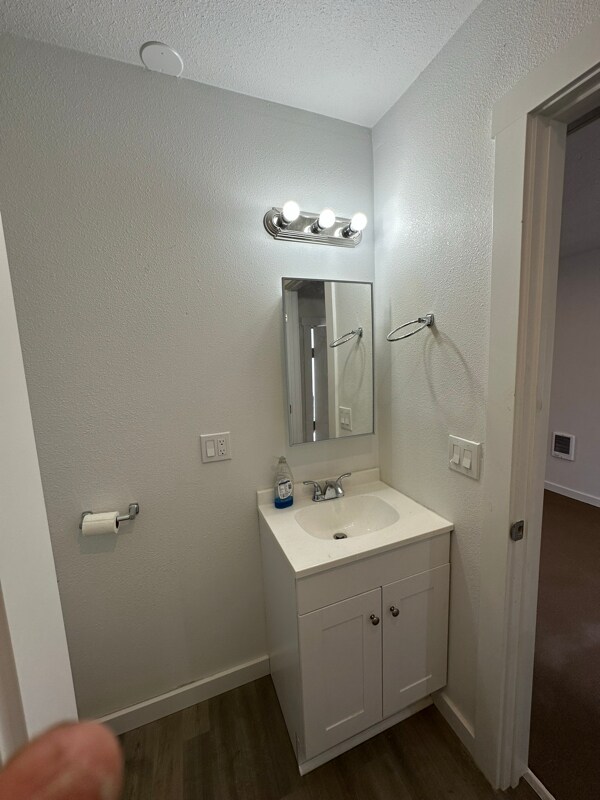 Foto del edificio - 4975 Breanna Ln NE