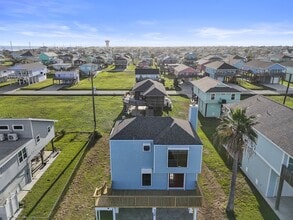 Building Photo - 4126 San Jacinto Dr