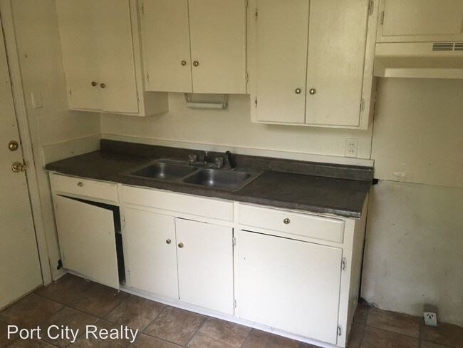 Foto del edificio - 3 br, 1 bath House - 1529 Clover St.