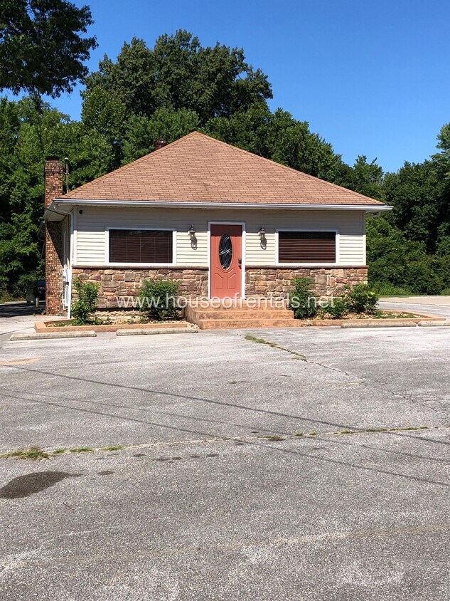 Foto principal - 809 S Division St