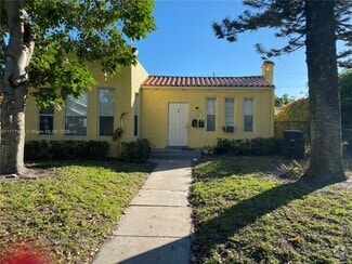 Building Photo - 618 30th St