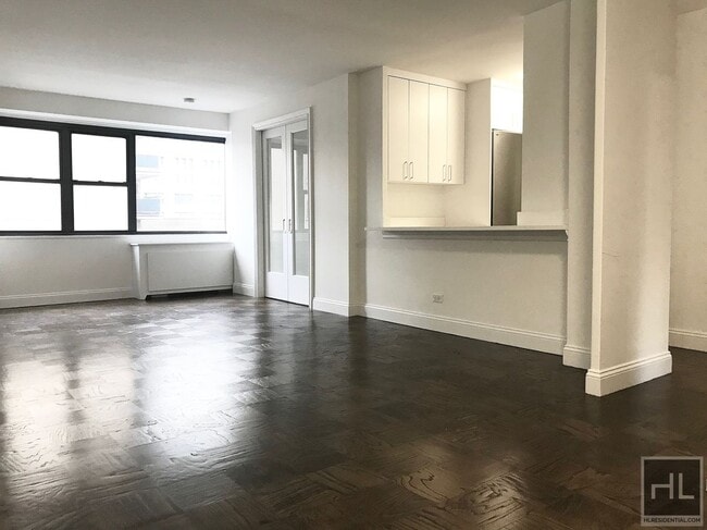 Building Photo - East 16th Street
