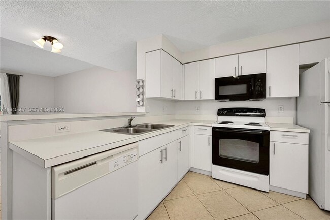 Building Photo - 1210 Sorrento Dr