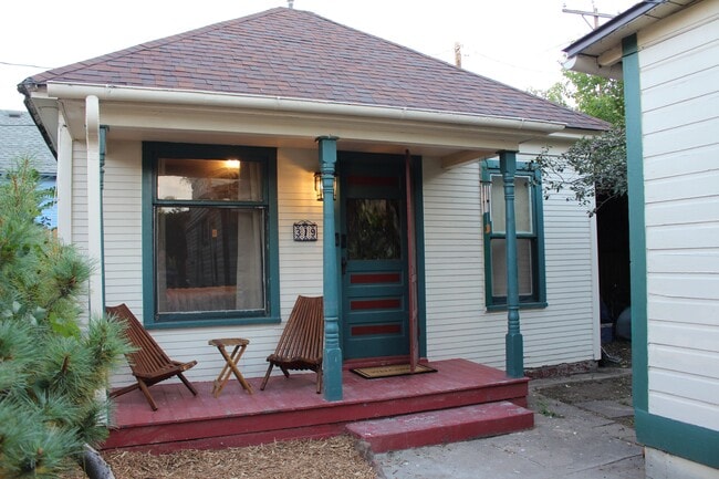 Building Photo - 319 E Willamette Ave