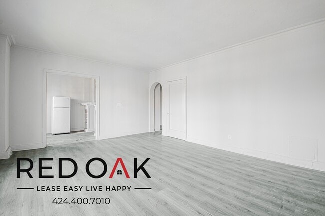 Building Photo - 335 S Berendo St
