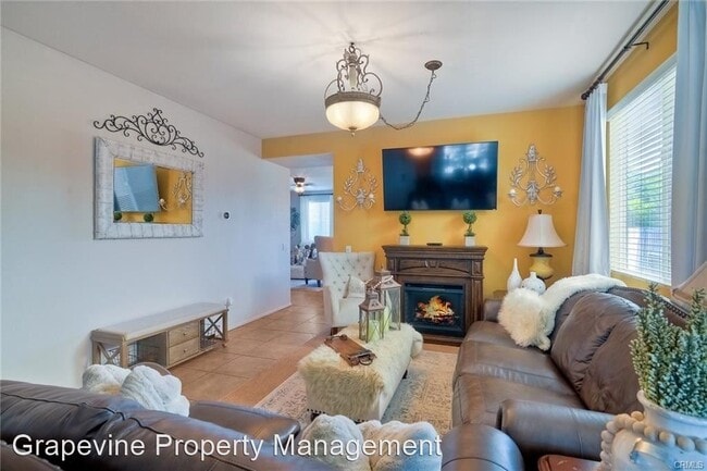 Building Photo - 4 br, 2.5 bath House - 33089 Puffin Street