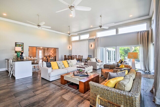 Foto del edificio - 2122 W Vina Del Mar Blvd