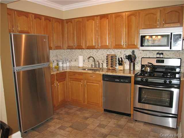 Primary Photo - 221 N Middletown Rd
