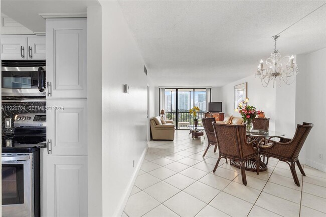 Foto del edificio - 3401 N Country Club Dr