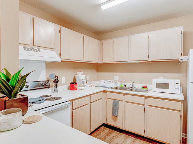 Unique Kitchen Layouts - Eagle Grove Apartments