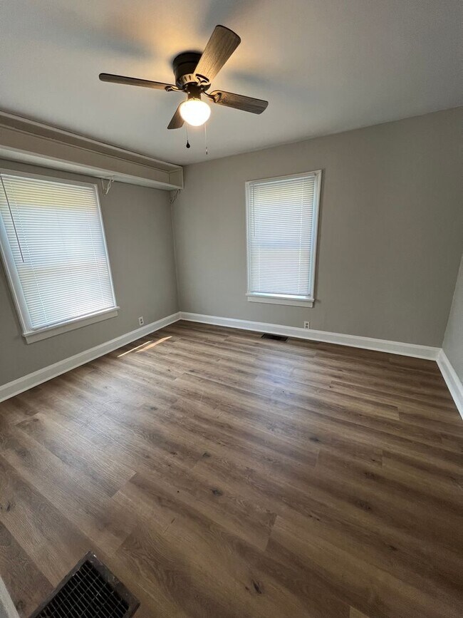 Foto del edificio - 2 BED 1 BATH HOUSE