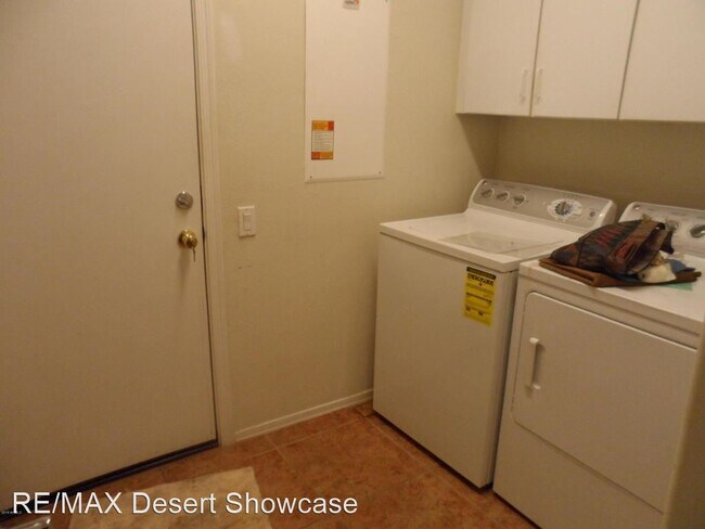 Foto del edificio - 3 br, 2.5 bath House - 8314 W. Sheridan St...