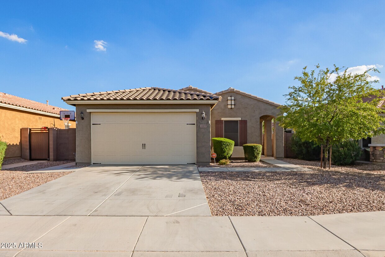 Foto principal - 2669 E Bellerive Dr