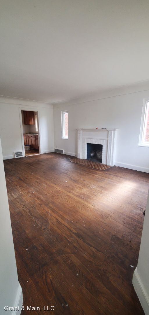 Foto del edificio - 2 br, 1 bath House - 11828 College