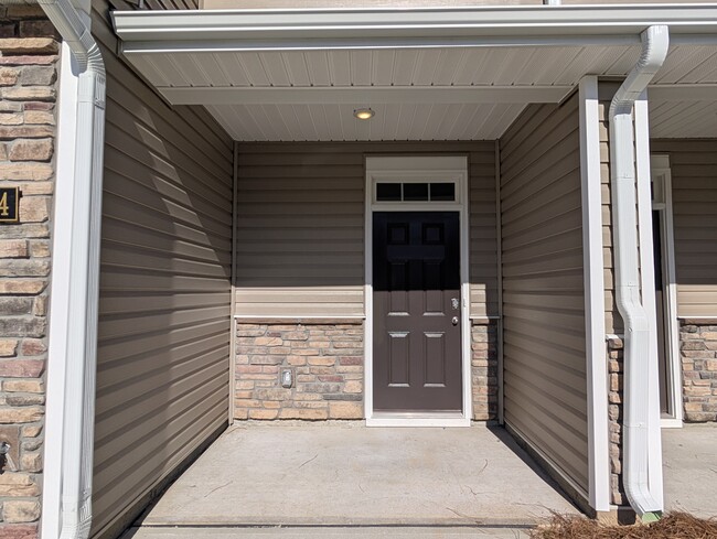 Building Photo - 1664 Hallview Ct