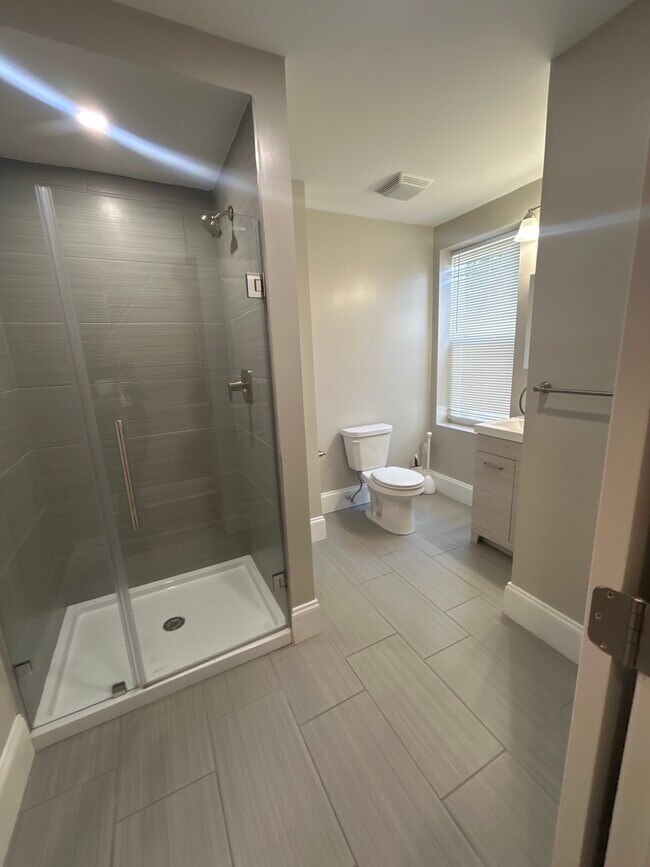 Building Photo - 4024 Sansom St