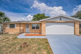 Building Photo - 9100 Lunar Ln