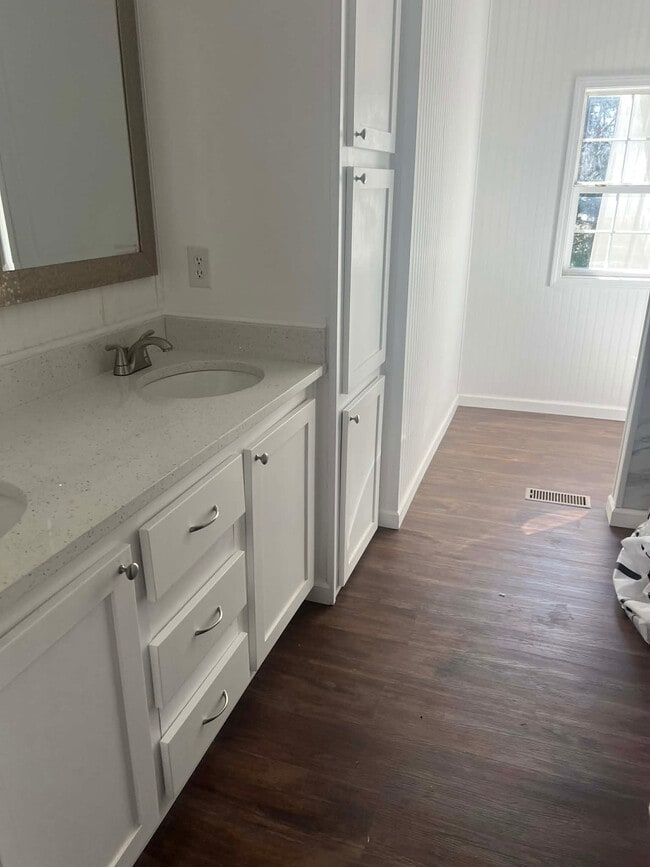 Building Photo - 1103 Co Rd 25