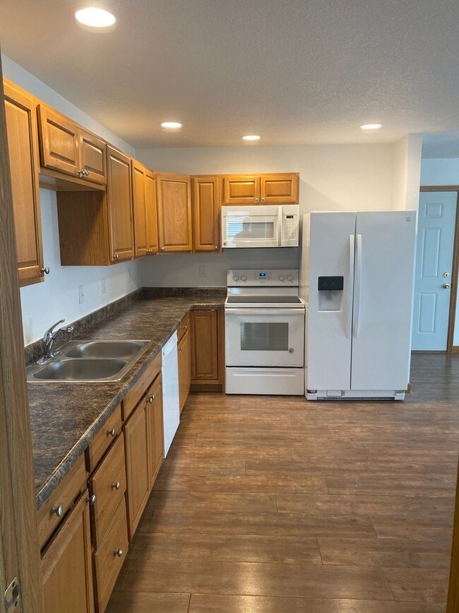 Foto del edificio - 1308 Trojan Rd