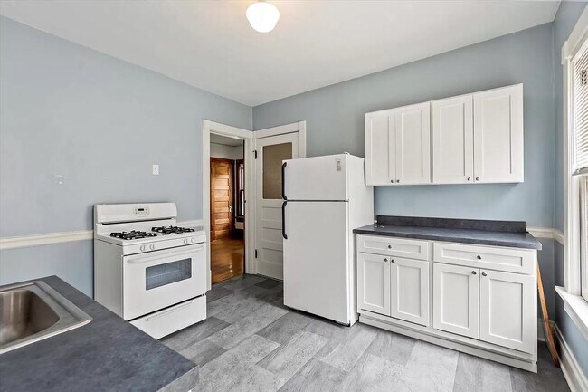 Foto del edificio - 2858 N Murray Ave