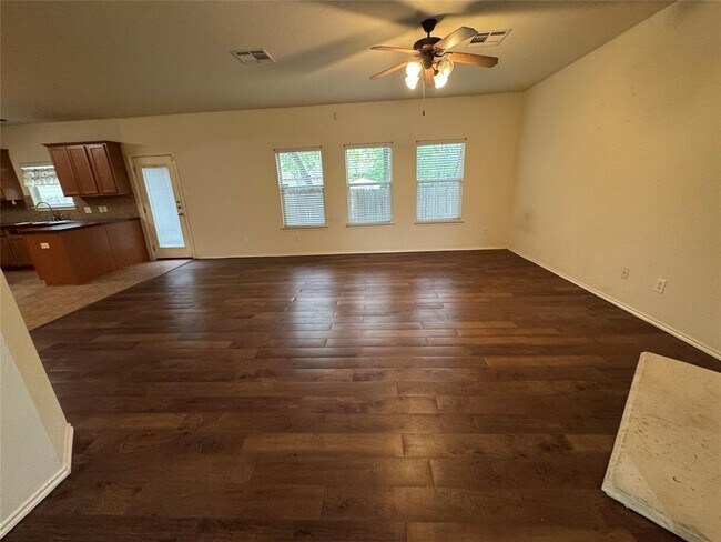 Foto del edificio - 2053 Rachel Ln