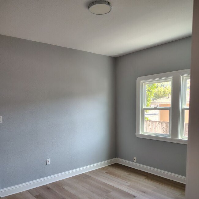 Foto del edificio - 2684 73rd Ave