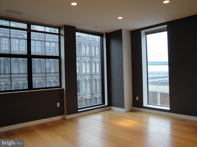 Building Photo - 108 Arch St