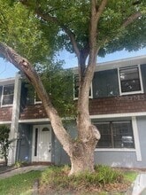Building Photo - 1218 Abbey Crescent Ln