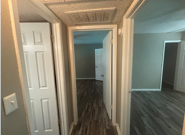 Foto del edificio - 531 Bedford Rd