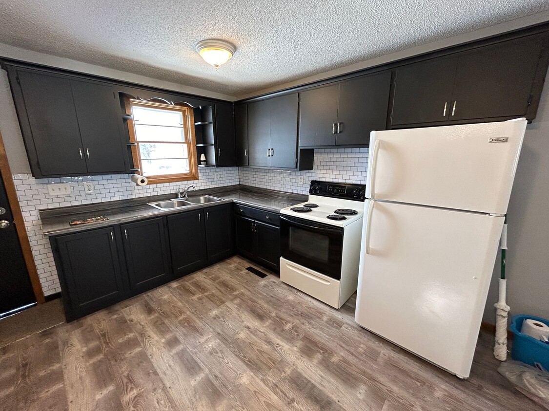 Foto principal - Cute Remodeled 2 bed, 1 bath home in Crosby