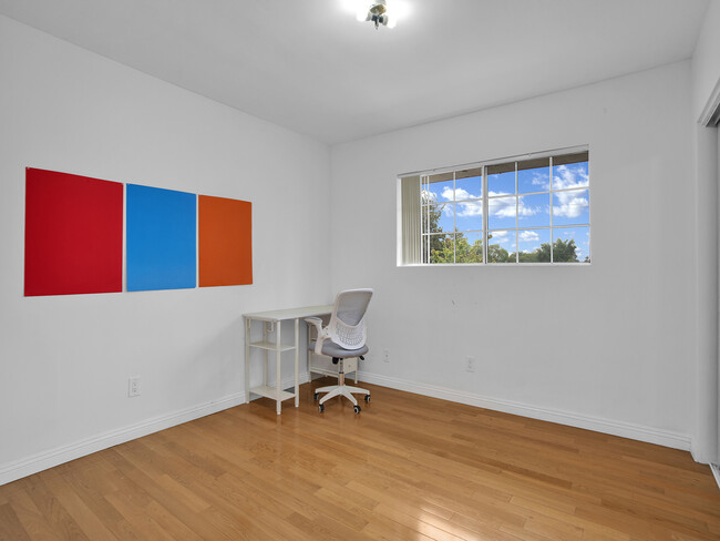 Foto del edificio - 10601 Kurt St