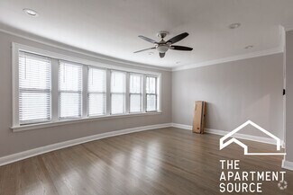Building Photo - 2240 N Sawyer Ave