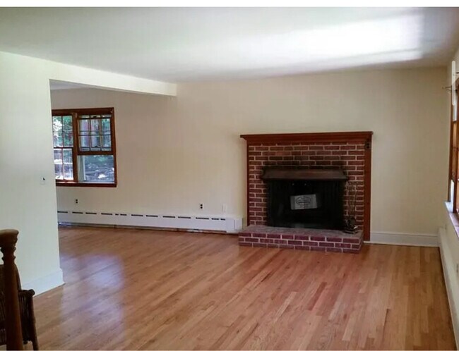 Foto del edificio - 9 Ridgeland Rd